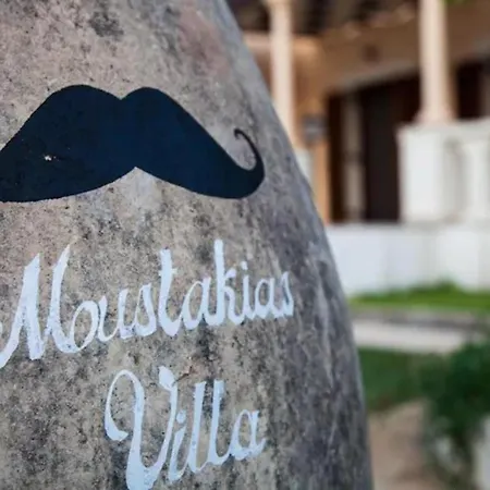 Moustakias Villa Karavádhos