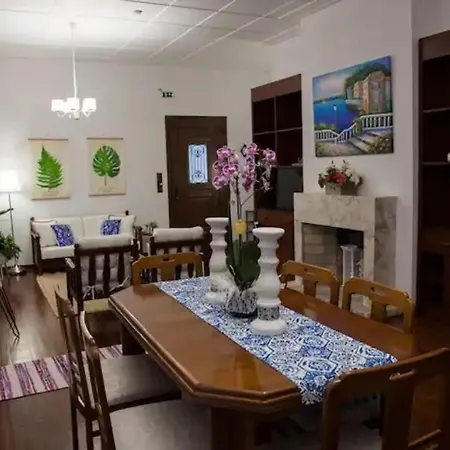 Moustakias Karavádhos