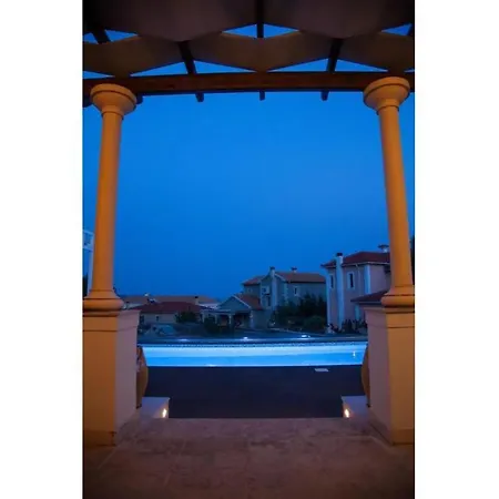 Moustakias Villa Karavádhos