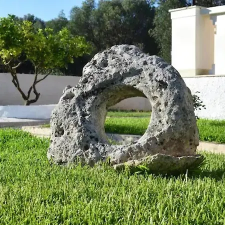 Moustakias Karavádhos